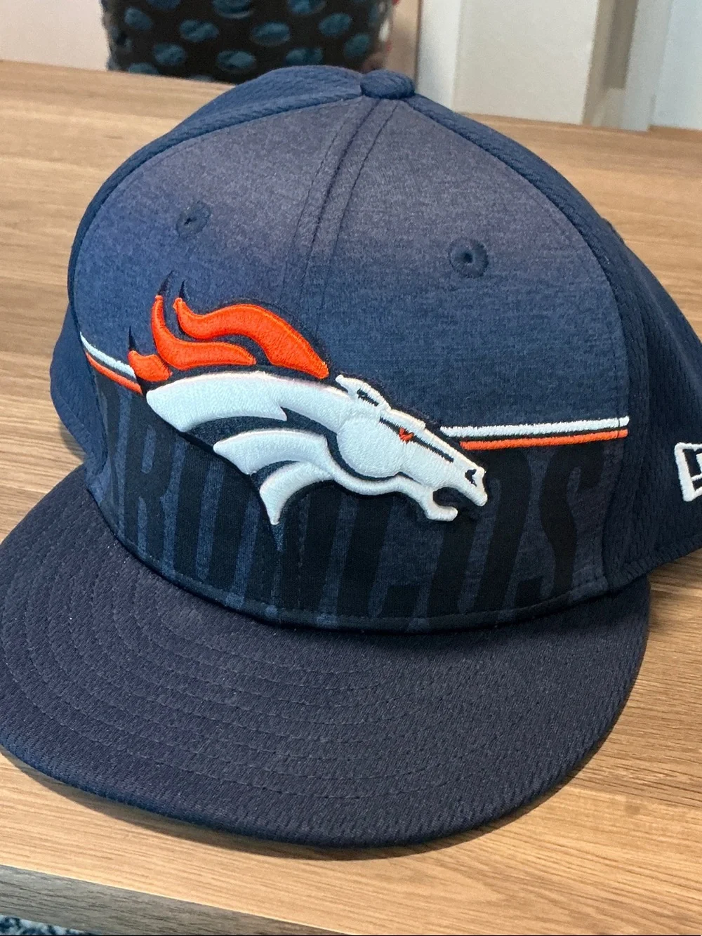 New Era Navy and White Denver Broncos 9FIFTY Snapback Hat